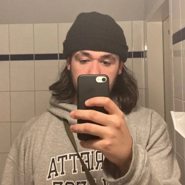 louisaucarre - Freelance Graphic Designer