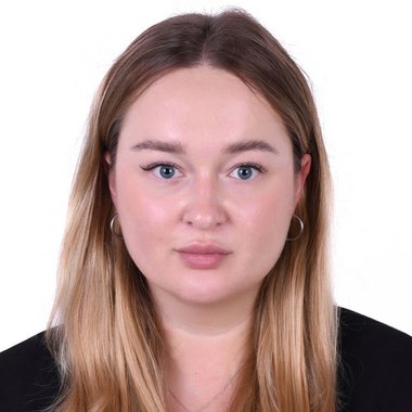 Maria A. - Freelance Graphic Designer