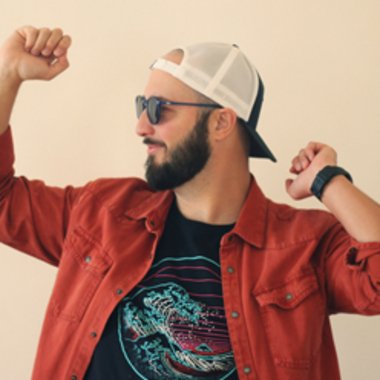 Hugo S. - Freelance Motion Graphic Designer