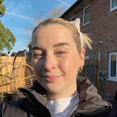 Anna C. - Freelance Data Analyst