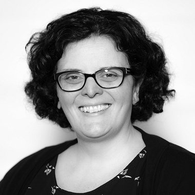 Claudia I. - Freelance Logo Designer