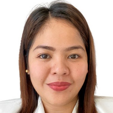 Elle T. - Freelance Social Media Manager