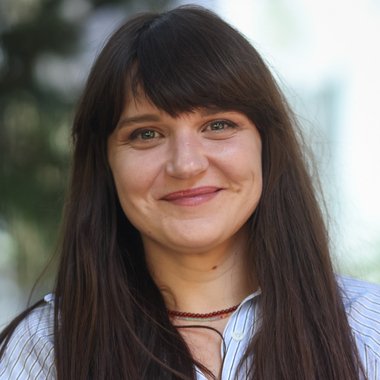 Mădălina D. - Freelance Web Designer