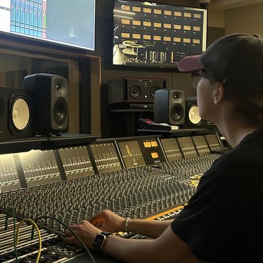 Neve - Freelance Mixing Engineer