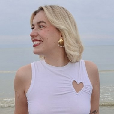 Alix M. - Freelance Creative Director