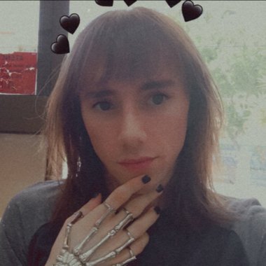 Iris J. - Freelance Artworker