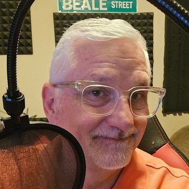 Russell J. - Freelance Copywriter