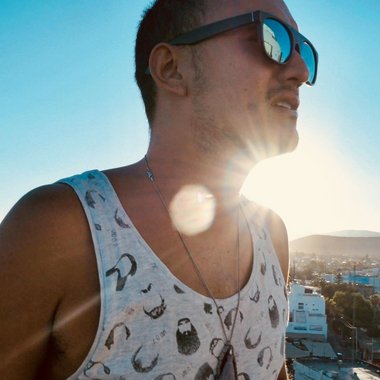 Edwin C. - Freelance Dj