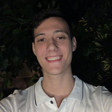 brodialucas15 - Freelance Graphic Designer