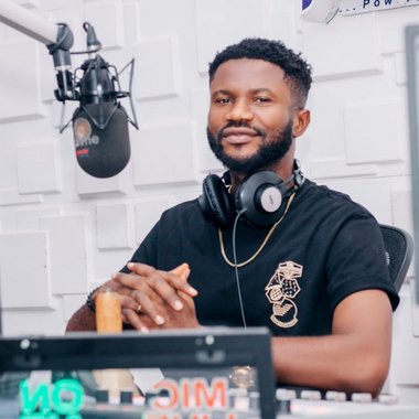 CHIBUEZE E. - Freelance Presenter