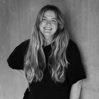 Genevieve - Freelance Actress