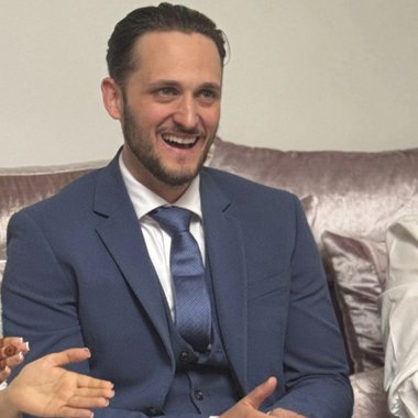 Ilyas V. - Freelance Motion Graphic Designer