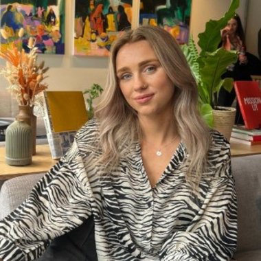 Beth A. - Freelance Social Media Manager