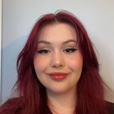 Maya M. - Freelance Image Editor