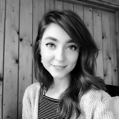 JessDesigner94 - Freelance Graphic Designer