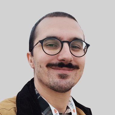 Nicolis M. - Freelance Web Designer