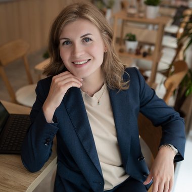 Victoria M. - Freelance Digital Marketer