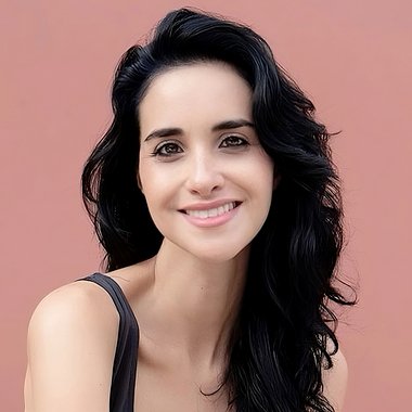 Carolina G. - Freelance Art Director