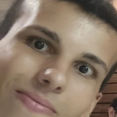 Bruno G. - Freelance Graphic Designer