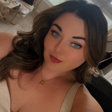 Maddie V. - Freelance Social Media Manager