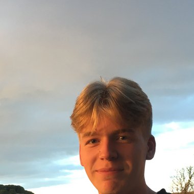 Charlie P. - Freelance Graphic Designer