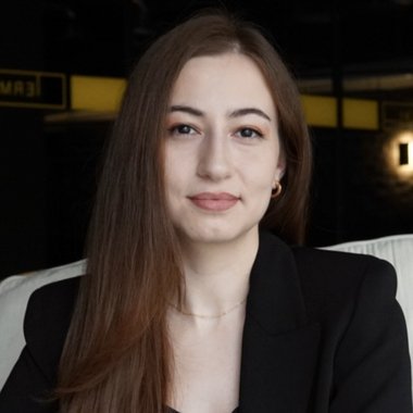 Elene M. - Freelance Marketing Analyst