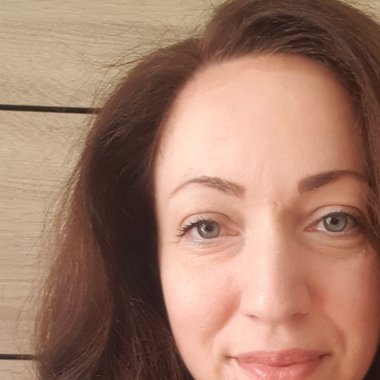 Teodora I. - Freelance Graphic Designer