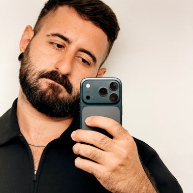 Francesco Z. - Freelance Brand Designer