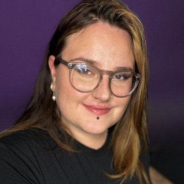 AM 0. - Freelance Graphic Designer