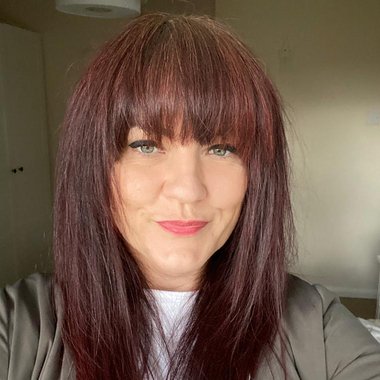 Helena M. - Freelance Graphic Designer