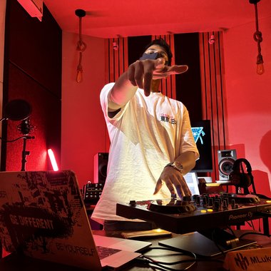 Kelvin L. - Freelance Music Producer