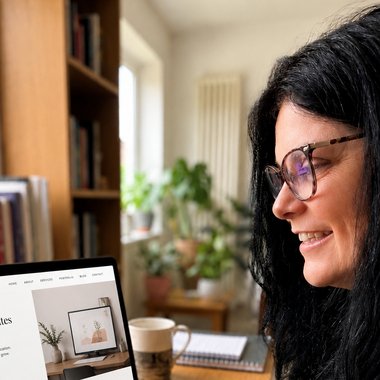 Emma D. - Freelance Designer