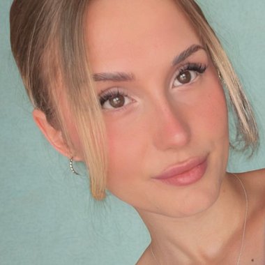 Wiktoria P. - Freelance Video Editor