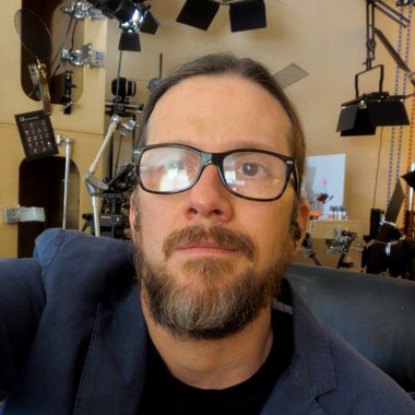 Helmut F. - Freelance Graphic Designer