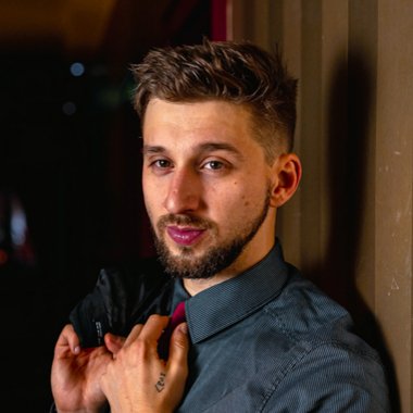 Robert V. - Freelance Videographer