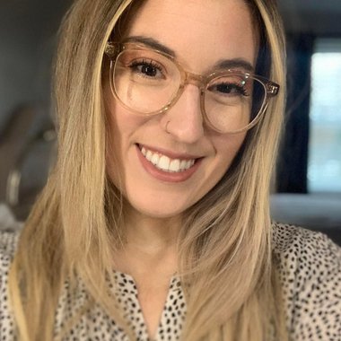 valerielazar1007 - Freelance Brand Designer