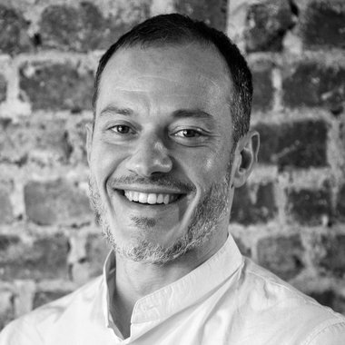 Francis L. - Freelance Online Trainer