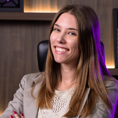 Bruna W. - Freelance Social Media Manager