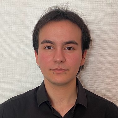 Aarón D. - Freelance Graphic Designer