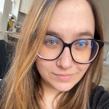 Becca A. - Freelance Community Manager