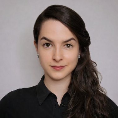 Sara J. - Freelance Brand Designer