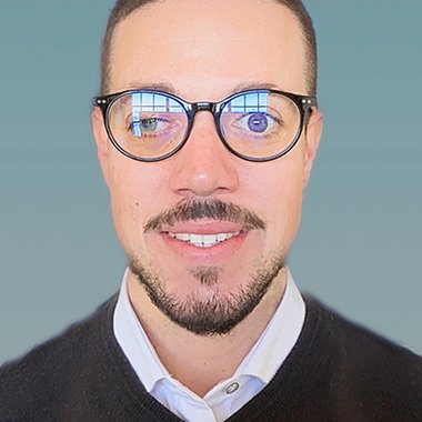 Diogo A. - Freelance Graphic Designer