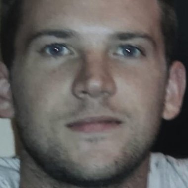 Nik V. - Freelance Motion Graphic Designer