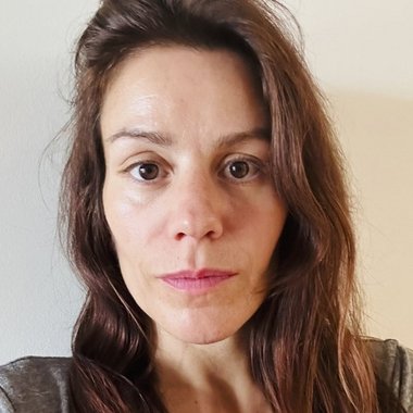 ESTHER R. - Freelance Assistant Editor