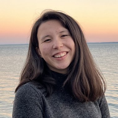 Elise S. - Freelance Designer