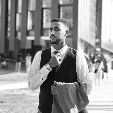 Abdelaziz A. - Freelance Designer