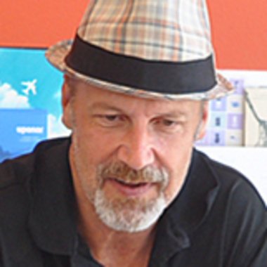 Thomas B. - Freelance Graphic Designer