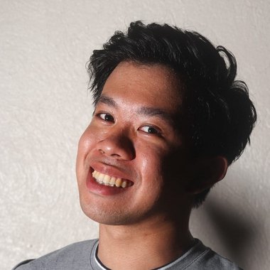 Robin R. - Freelance Motion Graphic Designer