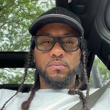 Ali B. - Freelance Brand Designer