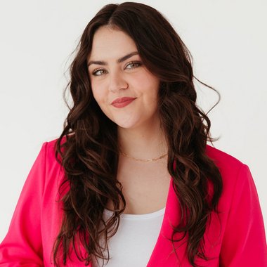 Laurie W. - Freelance Social Media Manager